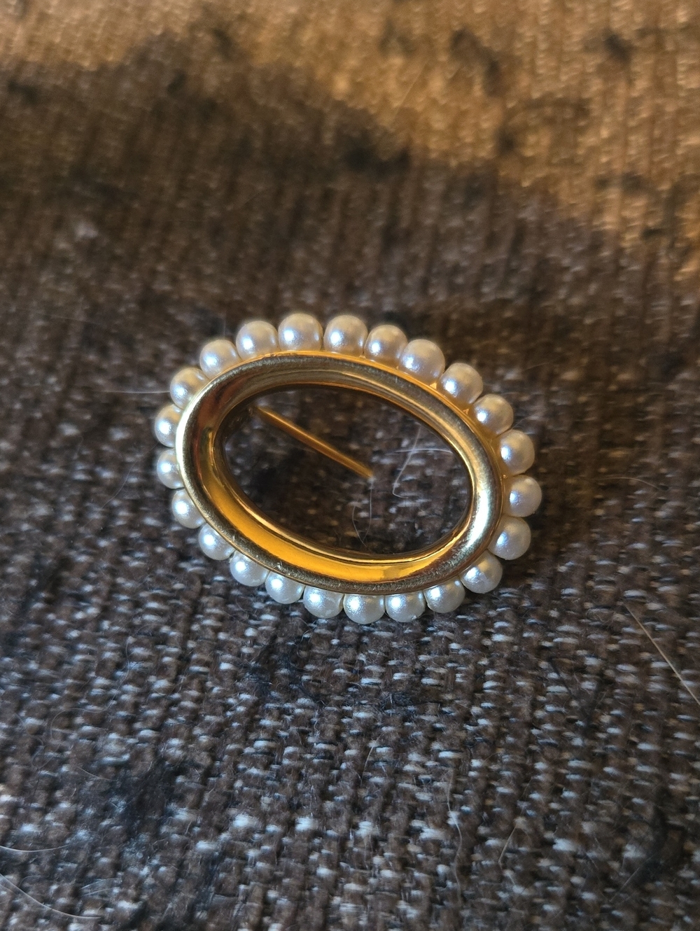 Vintage Napier 80s Gold-Tone Faux Pearl Oval Feminine Dainty Brooch 💫